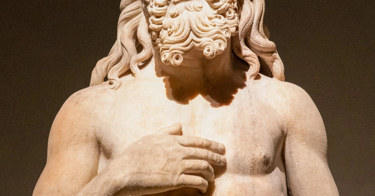 Битва богов Зевса и Аида в слот-игре с молниями и подземным миром